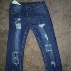 Youth destroyed bf skinny jeans